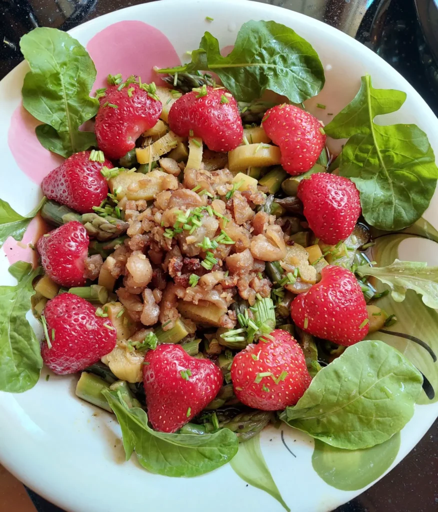 Erdbeerspargelsalat